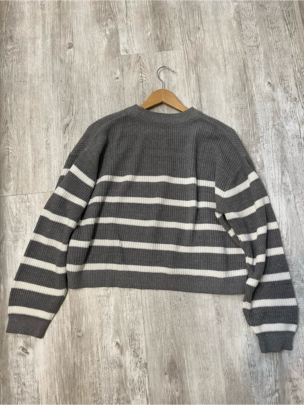 H&M Striped Sweater - M - Picture 7 of 8